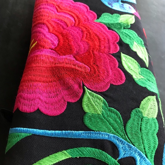 Vintage Floral Clutch - Picture 4 of 11